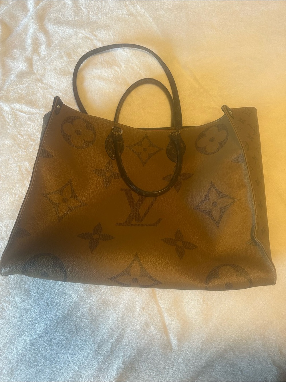 Louis Vuitton Monogram GM on the go Canvas Tote in Brown - Picture 2 of 5